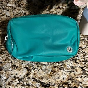 BNWT  lululemon Belt Bag